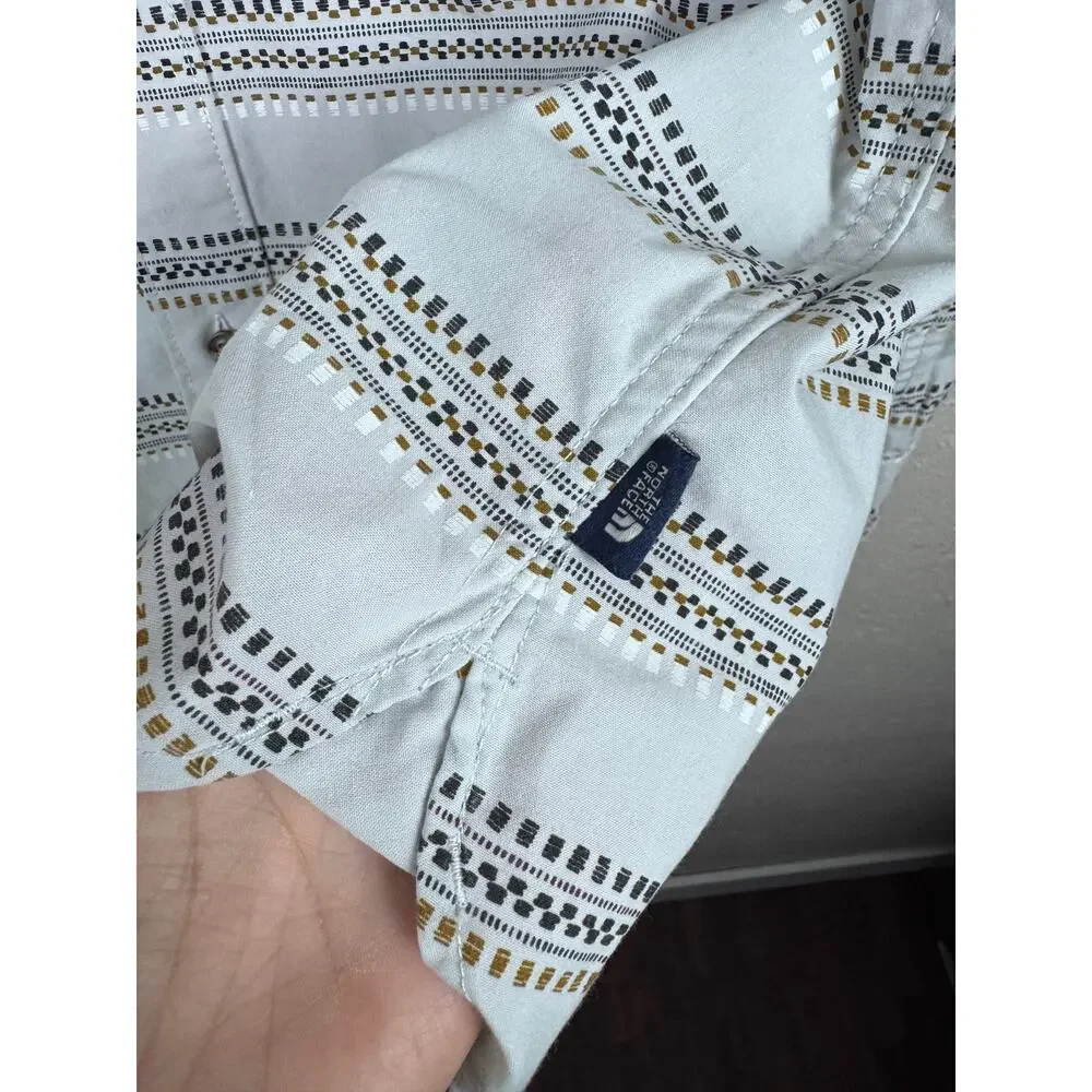 The North Face Men's Button Down Shirt size Small
